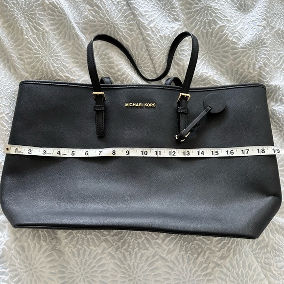 Michael Kors Jet Set Travel Tote - Picture 11 of 14